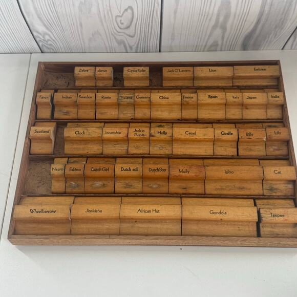 None Other - Vintage 1930s Creative Pictured
Printer Ink Stamp Tray with 40
Stamps Rare